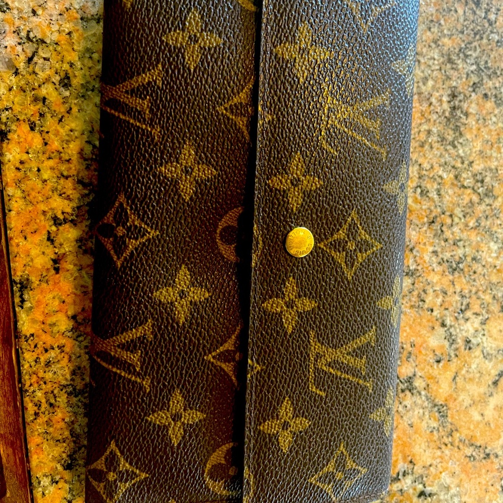 Discontinued Louis Vuitton wallet